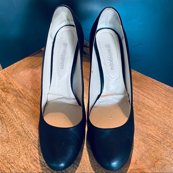 Gravity Pope Leather Heels - Picture 2 of 5